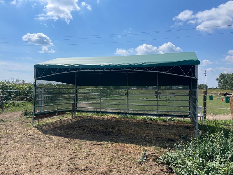 Stavba přístřešku za podpory společnosti ČEZ